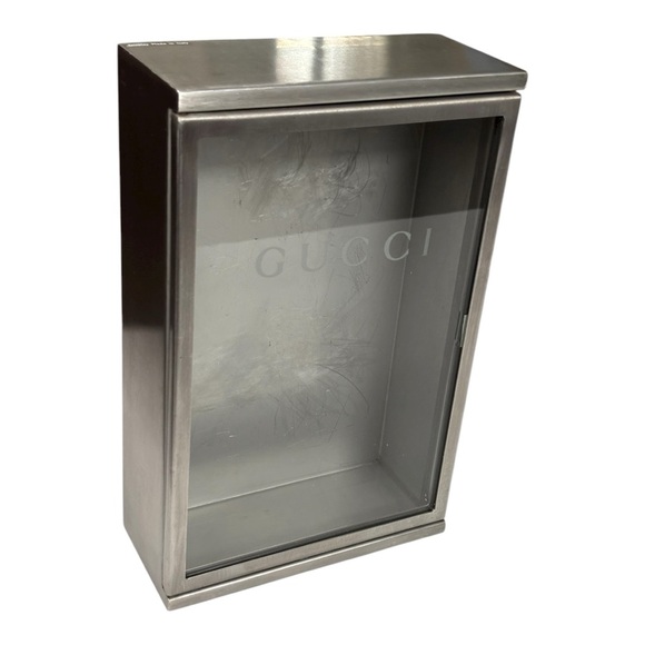 Gucci Made in Italy stainless steel retail counter display merchandise case - Picture 4 of 15